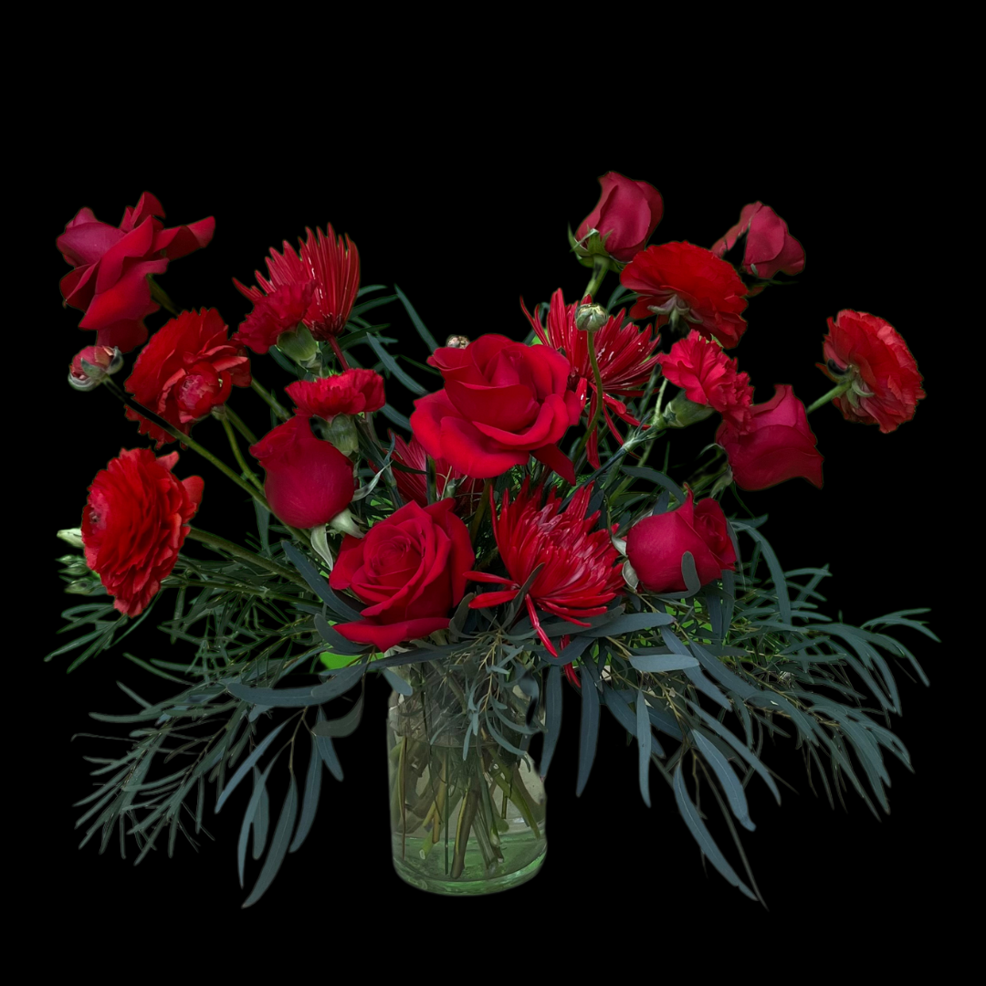 Luxury red roses with ranunculus– an elegant arrangement / centerpiece of fresh flowers, perfect for Valentine's Day, Anniversaries, Birthdays, Mother's Day as well as any romantic occasion. Ideal for those seeking Downtown Toronto Florist-Portland Market- King West District is a luxury flower shop with Bespoke bouquets and arrangements, classic centerpieces or premium arrangements are timeless floral gifts.