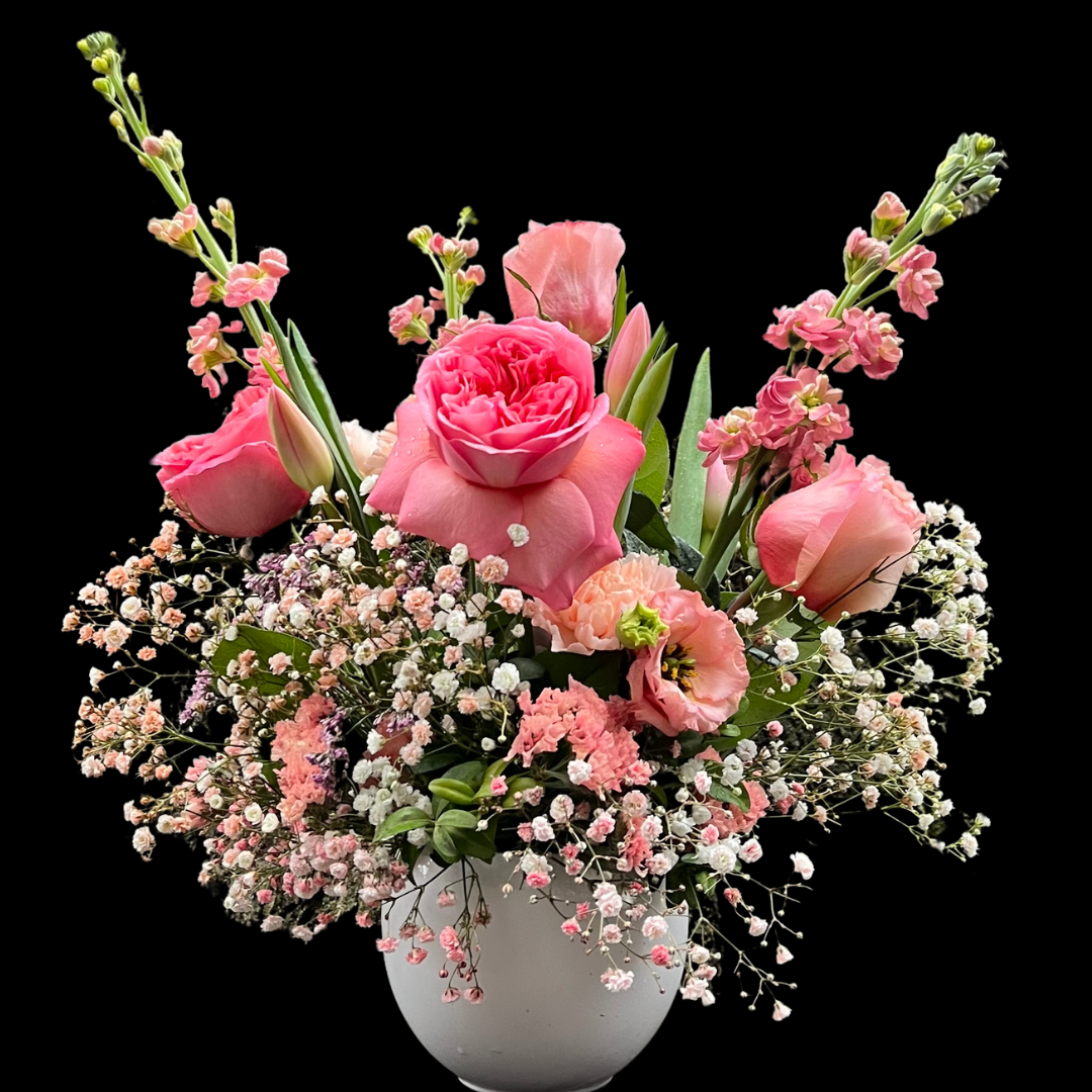 Luxury pink roses with baby's breath – an elegant arrangement of fresh flowers, perfect for Valentine's Day, Anniversaries, Birthdays, Mother's Day as well as any romantic occasion. Ideal for those seeking Downtown Toronto Florist-Portland Market- King West District is a luxury flower shop with Bespoke bouquets and arrangements, classic centerpieces or premium arrangements are timeless floral gifts.