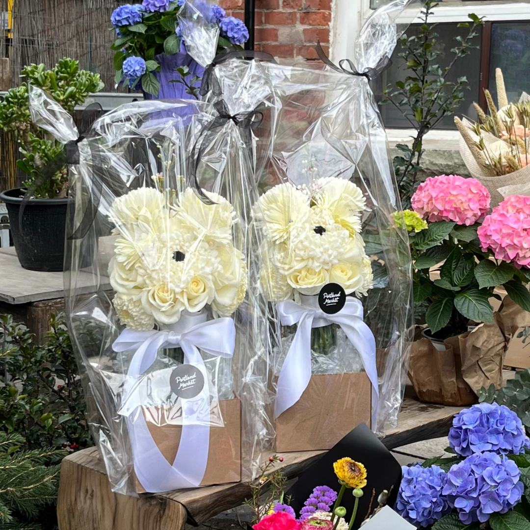 Puppy lovers' flowers Bouquets