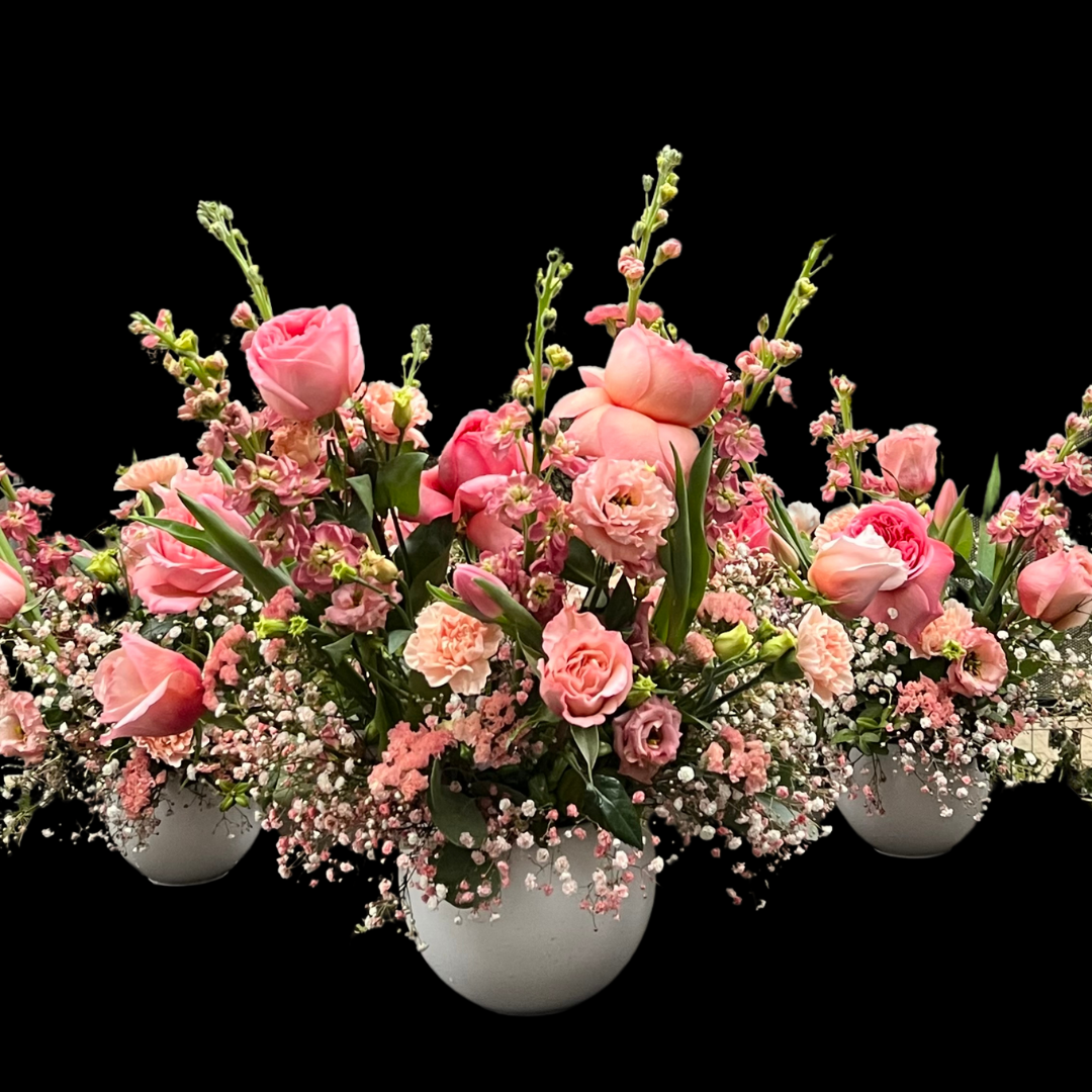 luxury pink roses with baby's breath – an elegant arrangement of fresh flowers, perfect for Valentine's Day, anniversaries, birthdays, mother'd Day or any romantic occasion. Ideal for those seeking premium, timeless floral gifts.