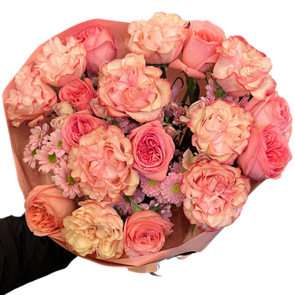 Valentine's Day bouquet -
 luxury long-stemmed garden roses with seasonal flowers – an elegant bouquet perfect for Valentine's Day, anniversaries, birthdays, or any romantic occasion. Ideal for those seeking premium, timeless floral gifts