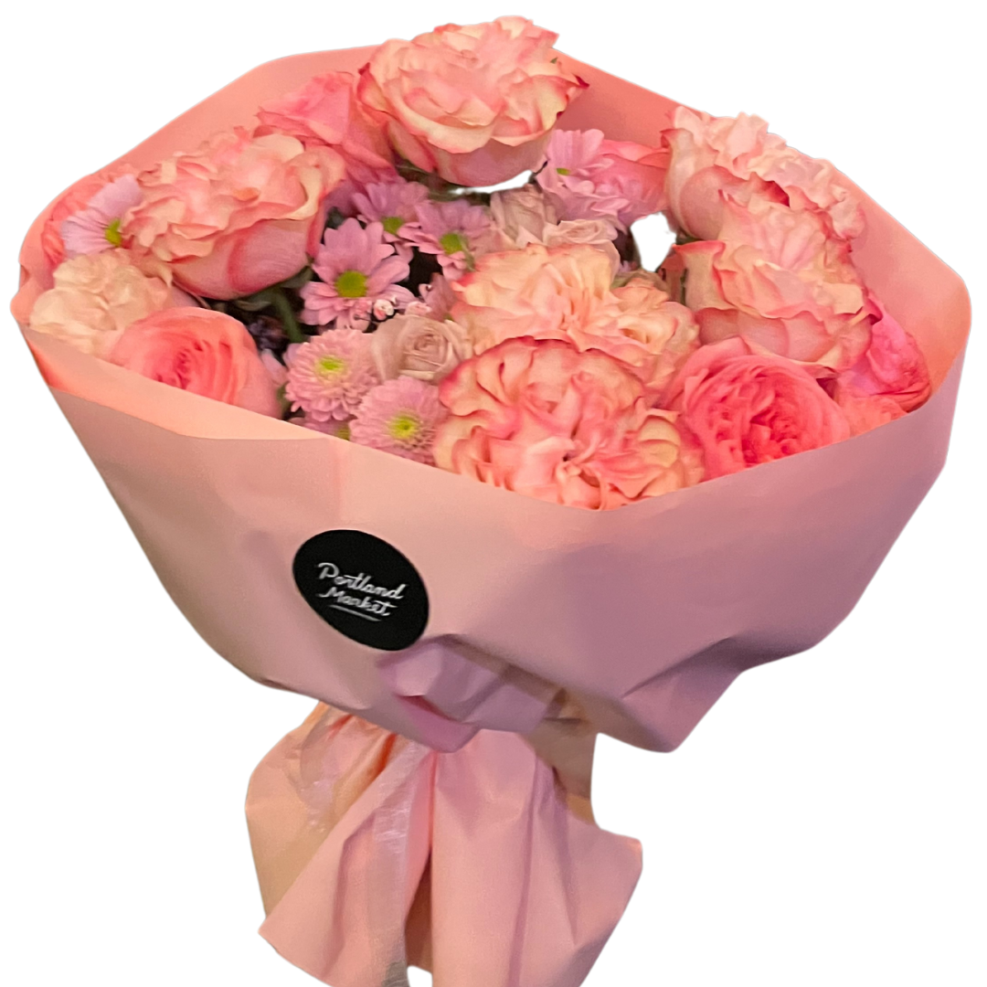 Valentine's Day bouquet -
 luxury long-stemmed garden roses with seasonal flowers – an elegant bouquet perfect for Valentine's Day, anniversaries, birthdays, or any romantic occasion. Ideal for those seeking premium, timeless floral gifts